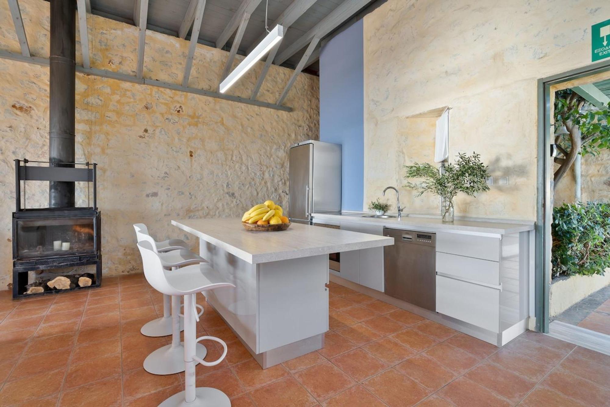 Villa Mediterranea, With Heated Pool Livadia  Buitenkant foto